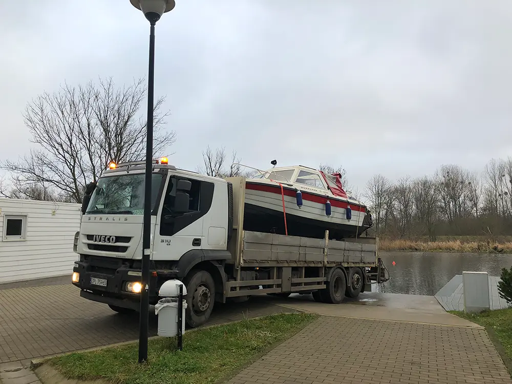 HDS — przewóz łodzi